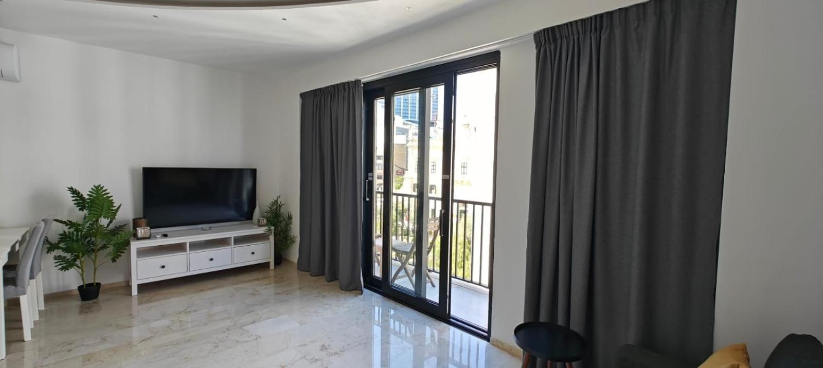 Luxury Garden View At Spinola Bay St Julians Lejlighed Saint Julian's Eksteriør billede
